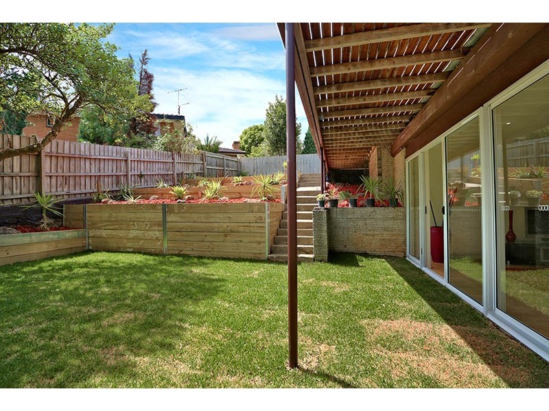 13 Rathmullen Quadrant, Doncaster VIC 3108