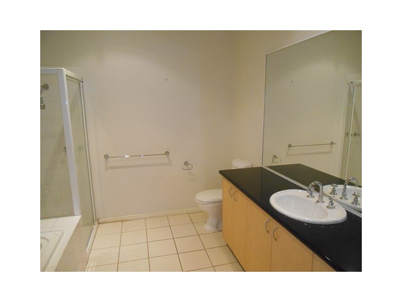 12/1 Conservatory Drive, Burwood VIC 3125