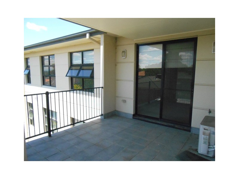 12/1 Conservatory Drive, Burwood VIC 3125