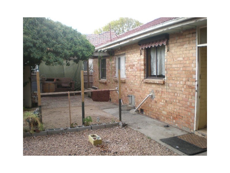 128 Melbourne Avenue, Glenroy VIC 3046