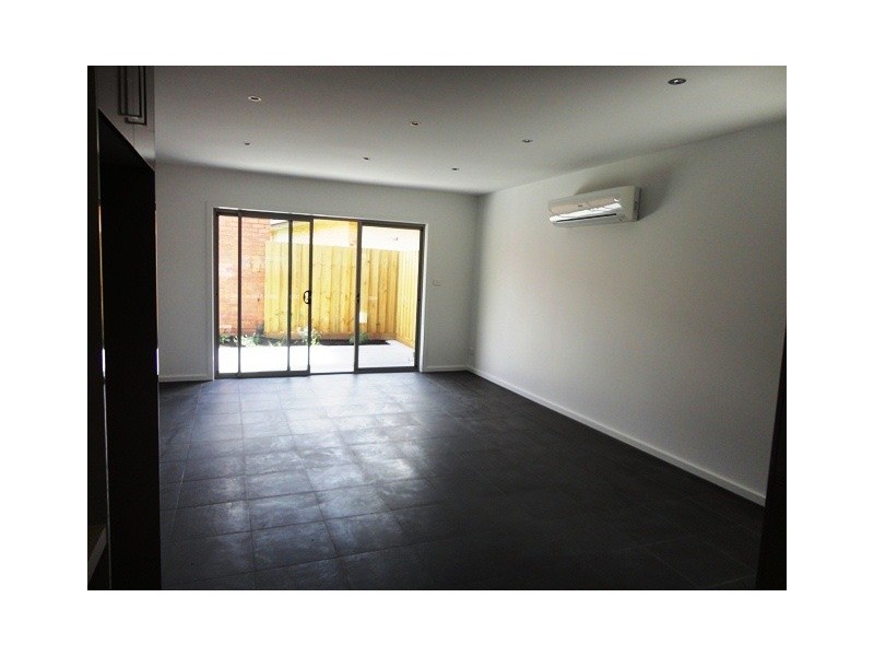 3/15 Maude Avenue, Glenroy VIC 3046