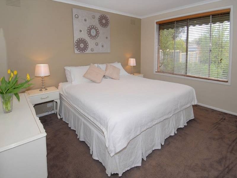 47 Wolverton Drive, Gladstone Park VIC 3043