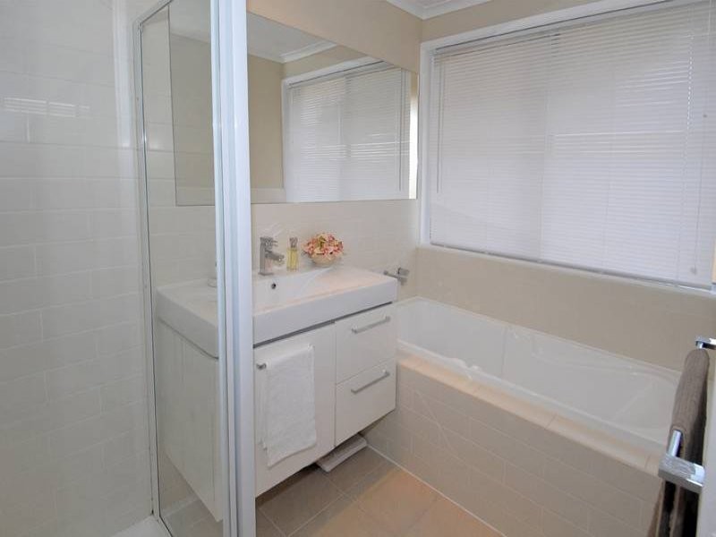 47 Wolverton Drive, Gladstone Park VIC 3043