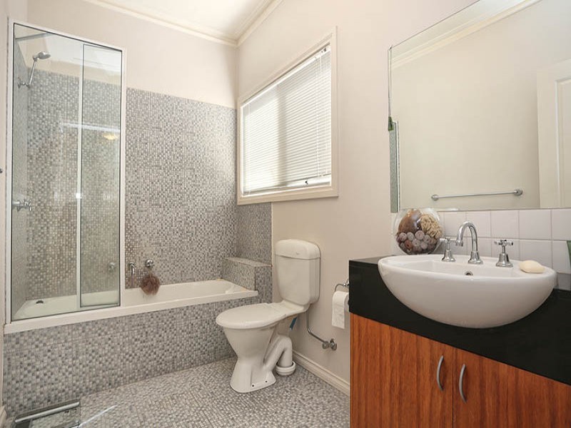 25 Moore Street, Coburg VIC 3058