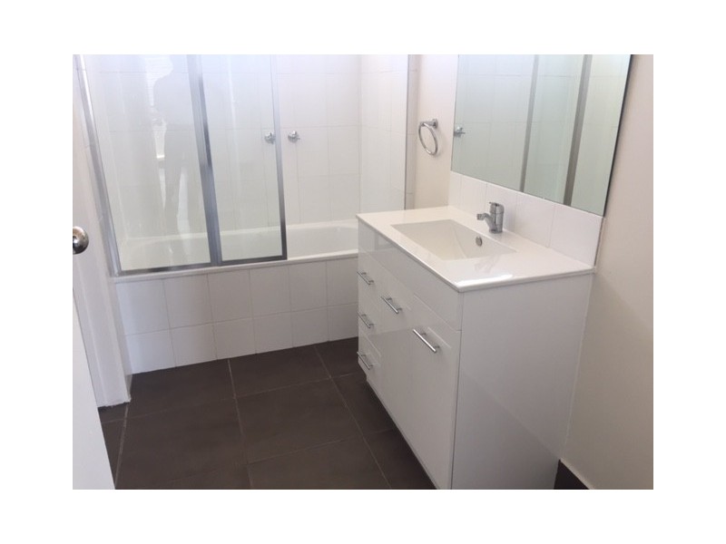 4/241 Albion Street, Brunswick VIC 3056