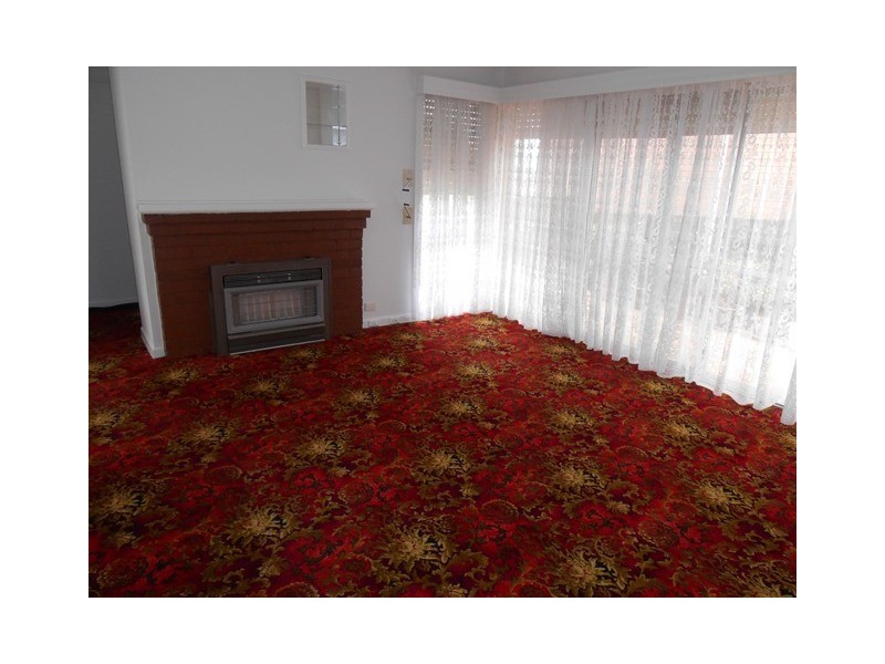 42 Summerhill Road, Reservoir VIC 3073