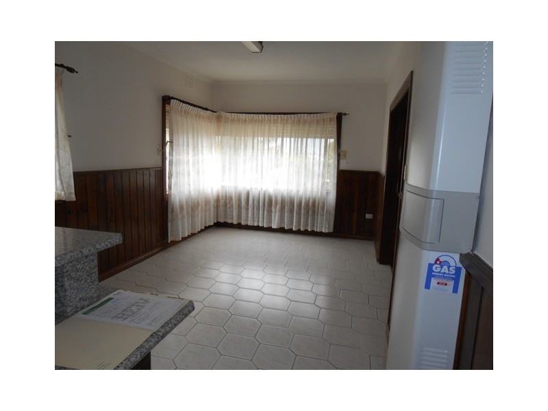 42 Summerhill Road, Reservoir VIC 3073