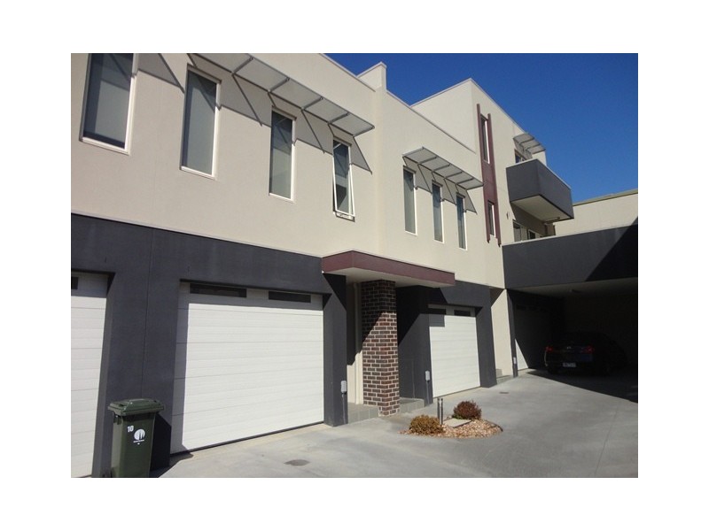 9/110 Moore Street, Coburg VIC 3058