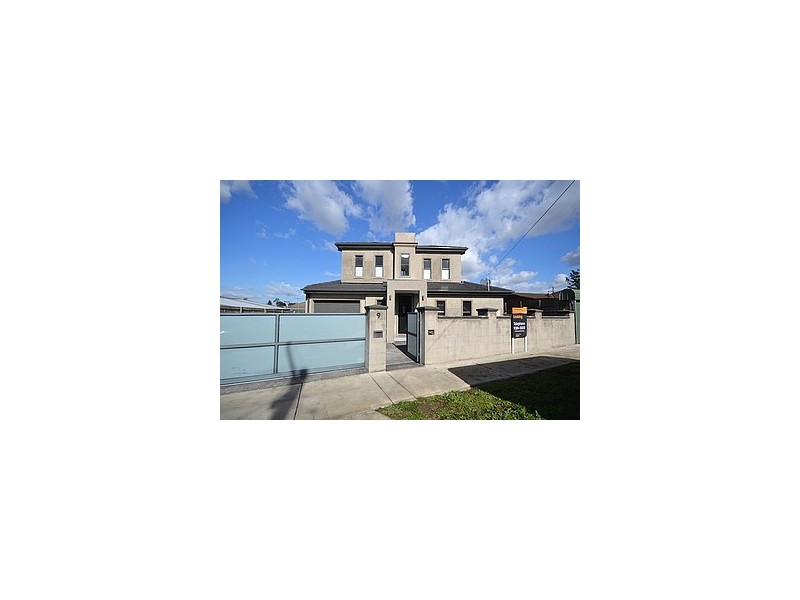 9 Albert Street, Oak Park VIC 3046