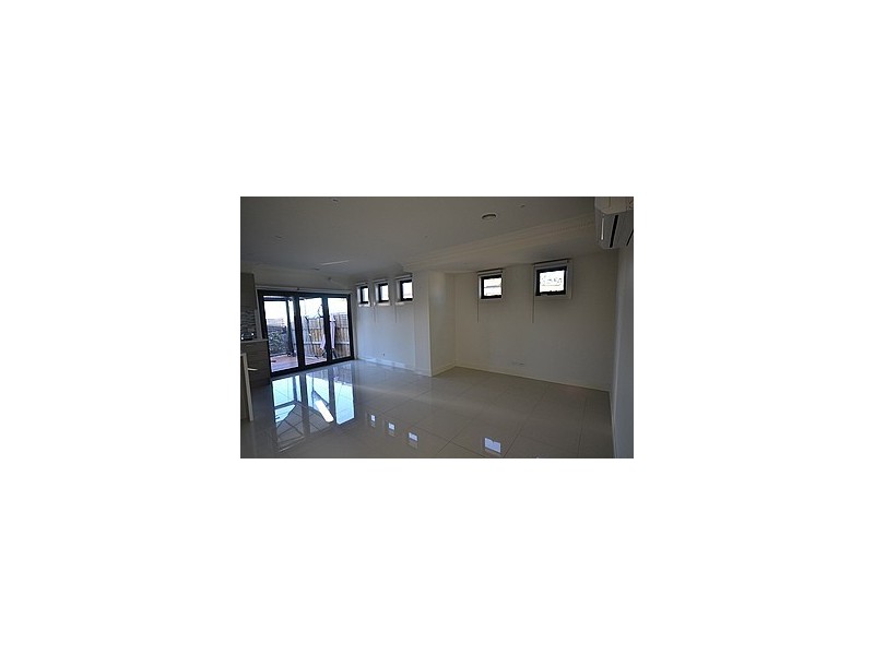 9 Albert Street, Oak Park VIC 3046