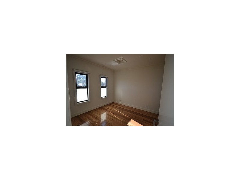 9 Albert Street, Oak Park VIC 3046