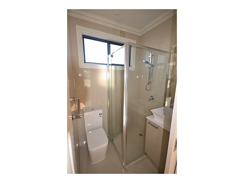 9 Albert Street, Oak Park VIC 3046