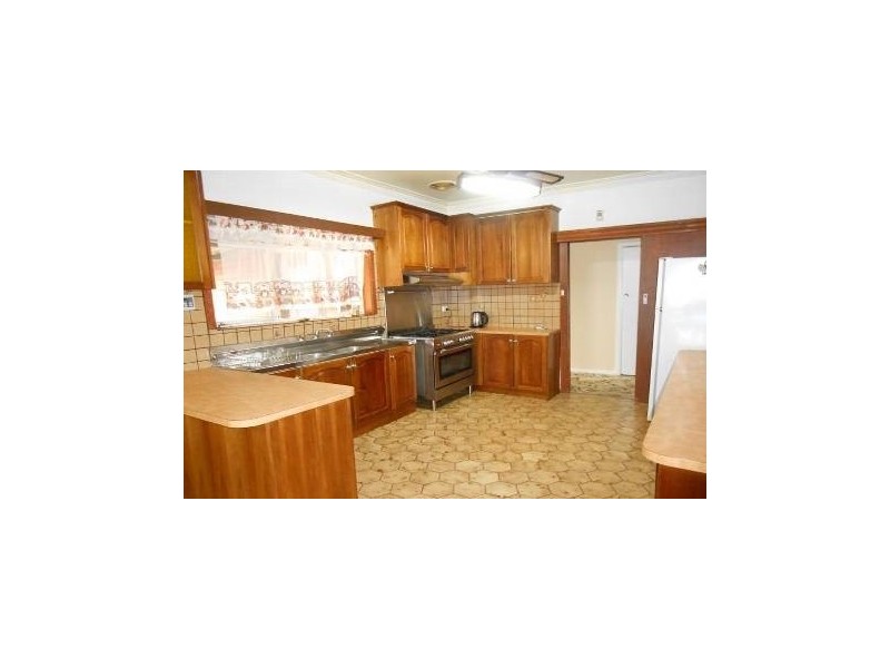 11 Mills Street, Sunshine North VIC 3020