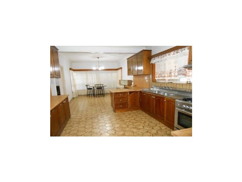 11 Mills Street, Sunshine North VIC 3020