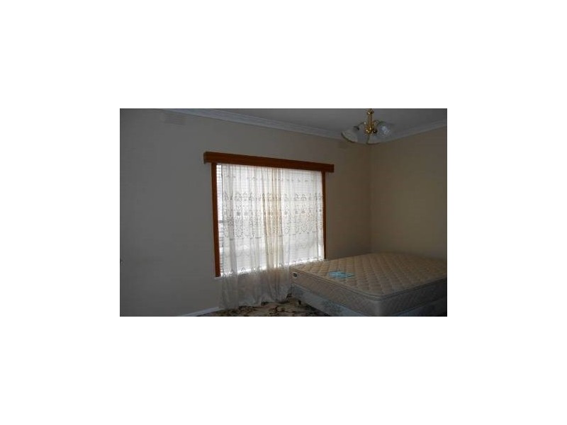 11 Mills Street, Sunshine North VIC 3020