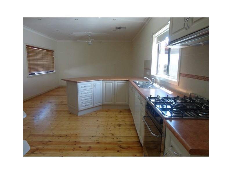 8 Percy Street, Fawkner VIC 3060