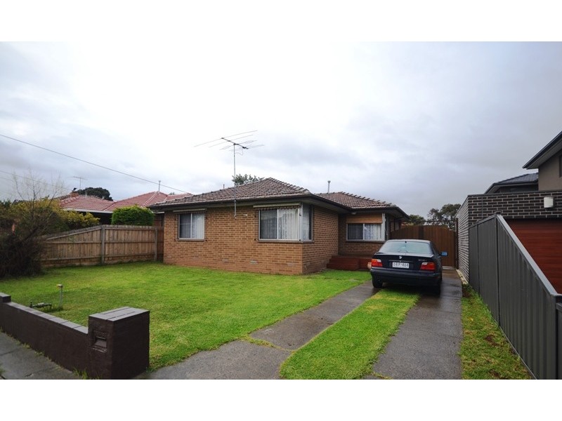 18 Coniston Avenue, Airport West VIC 3042