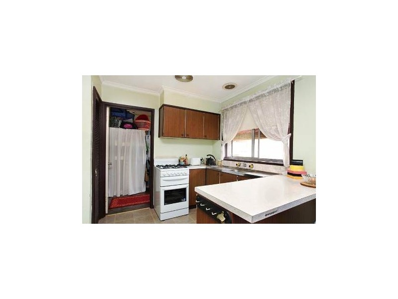 18 Coniston Avenue, Airport West VIC 3042