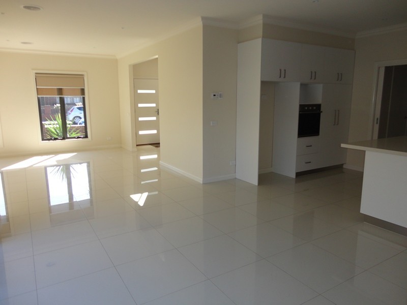 1/9 Florence Street, Coburg VIC 3058