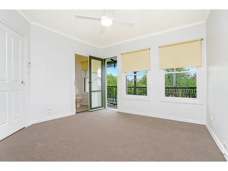 18 Peppercorn Terrace, Pascoe Vale South VIC 3044