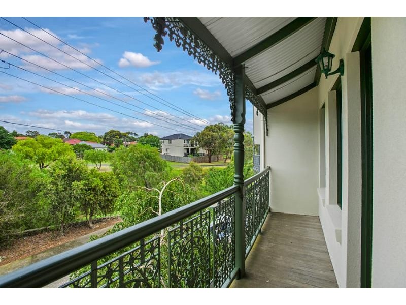 18 Peppercorn Terrace, Pascoe Vale South VIC 3044