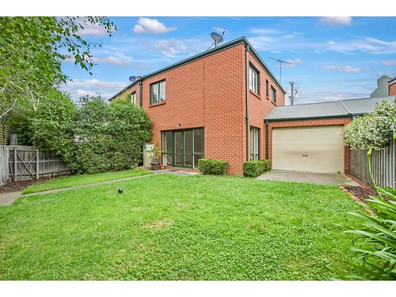 18 Peppercorn Terrace, Pascoe Vale South VIC 3044