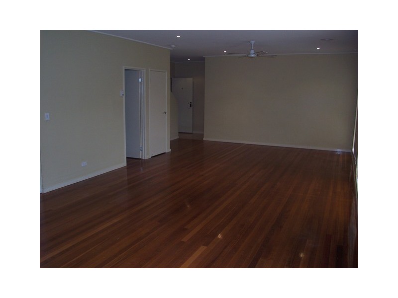 4/3 Mill Park Drive, Mill Park VIC 3082