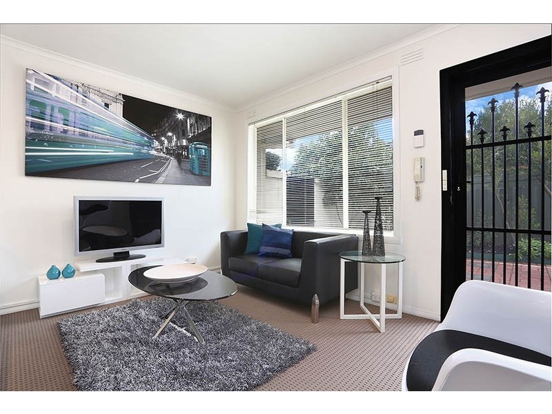 6/26 Irvine Crescent, Brunswick West VIC 3055