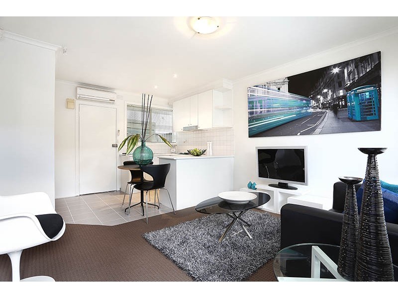 6/26 Irvine Crescent, Brunswick West VIC 3055