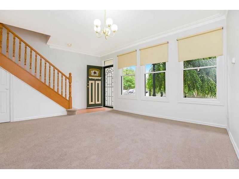 18 Peppercorn Terrace, Pascoe Vale South VIC 3044