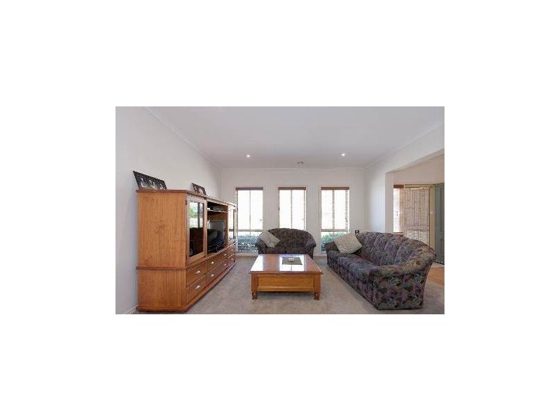 Upon request Sanderling Avenue, South Morang VIC 3752