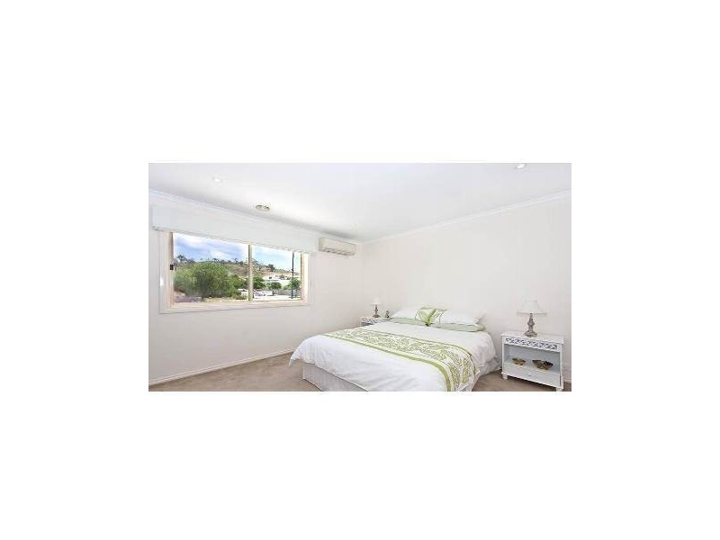 Upon request Sanderling Avenue, South Morang VIC 3752