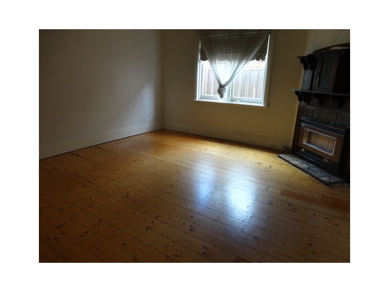 18 Main Street, Coburg VIC 3058