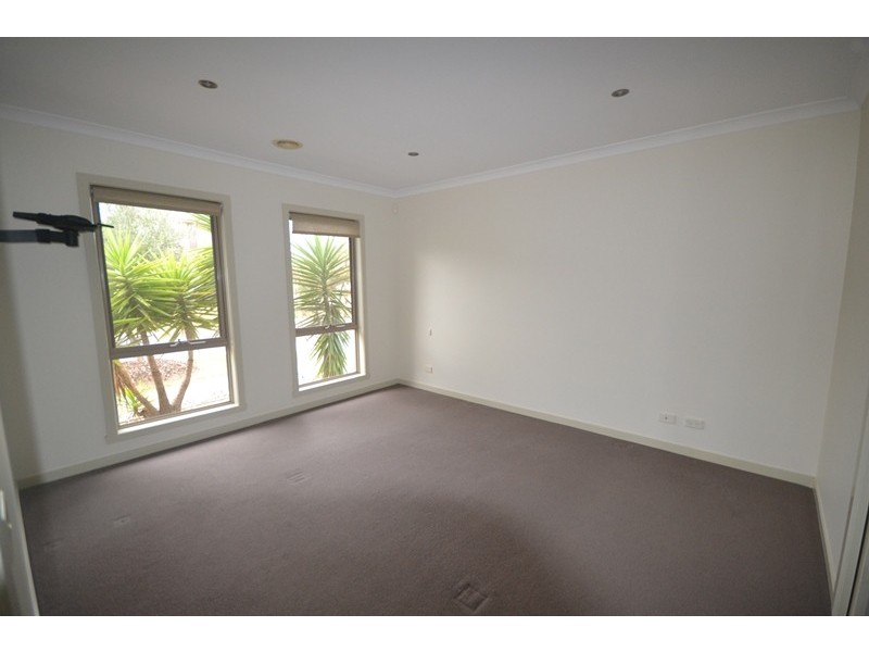 46 Middle Park Drive, Point Cook VIC 3030