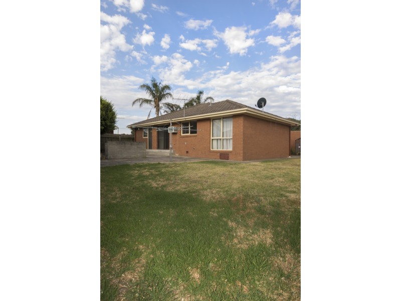 8 Gilbert Court, Lalor VIC 3075