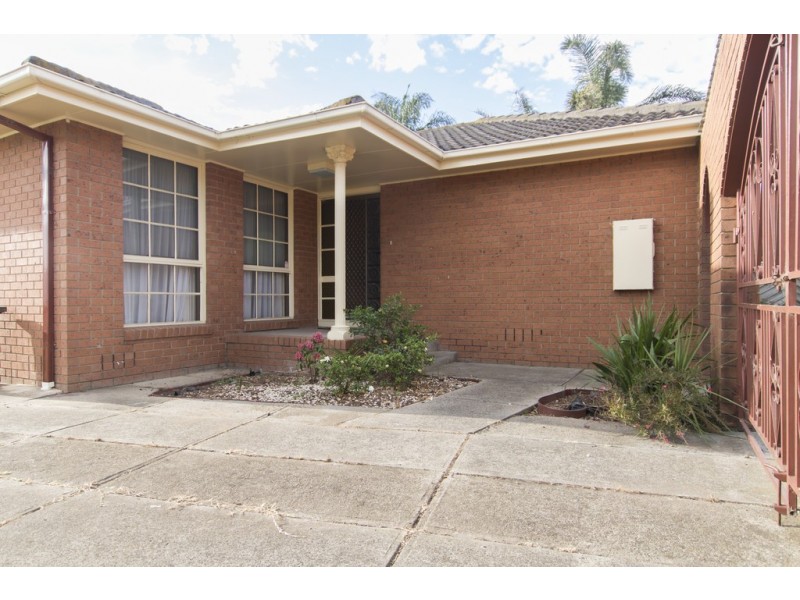 8 Gilbert Court, Lalor VIC 3075