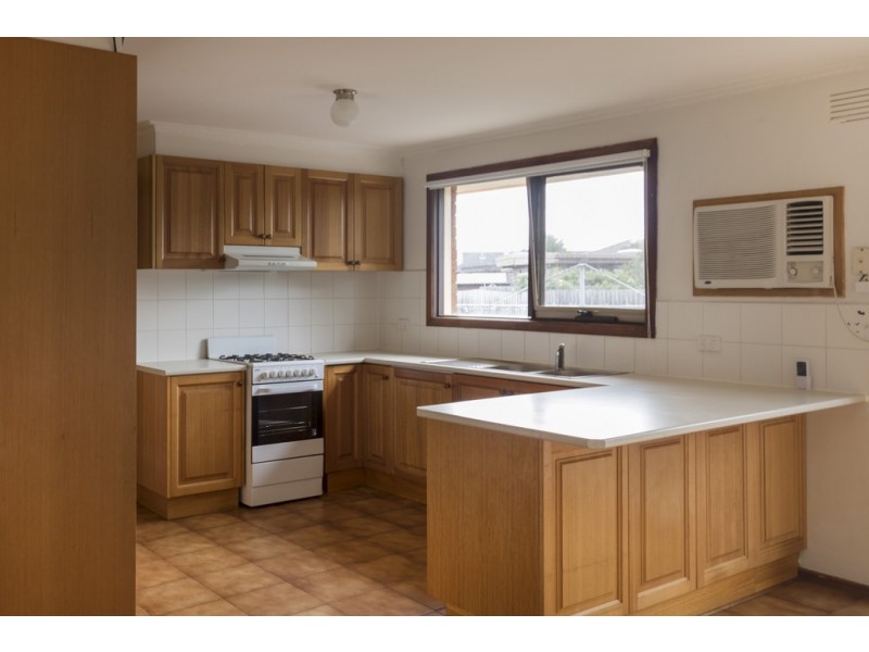 8 Gilbert Court, Lalor VIC 3075