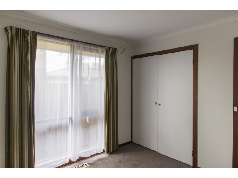 8 Gilbert Court, Lalor VIC 3075