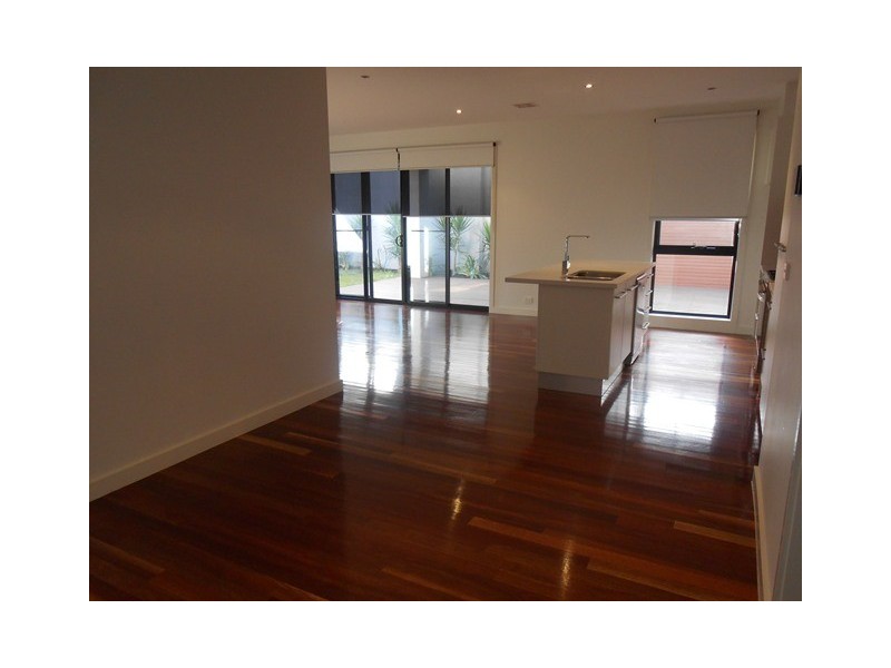 2 Orange Grove, Essendon North VIC 3041