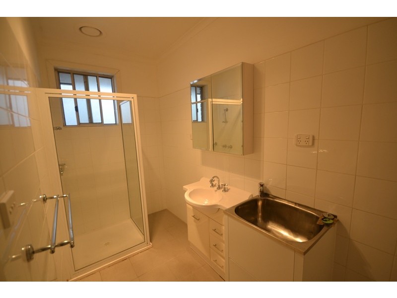 2/134 Moreland Road, Brunswick VIC 3056