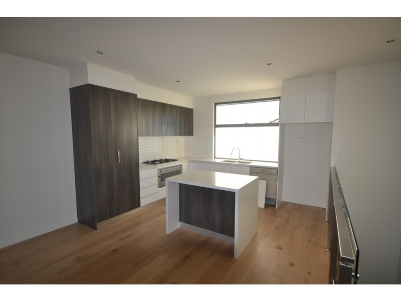 2/1 Manica Street, Brunswick VIC 3056