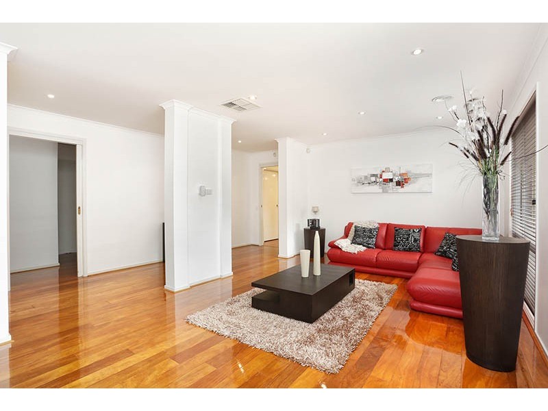 40 Wattle Grove, Reservoir VIC 3073
