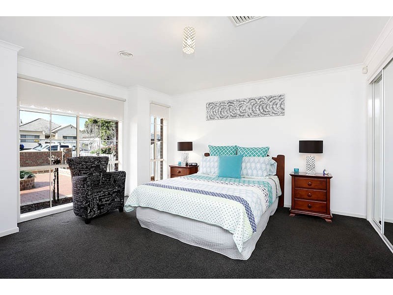 40 Wattle Grove, Reservoir VIC 3073
