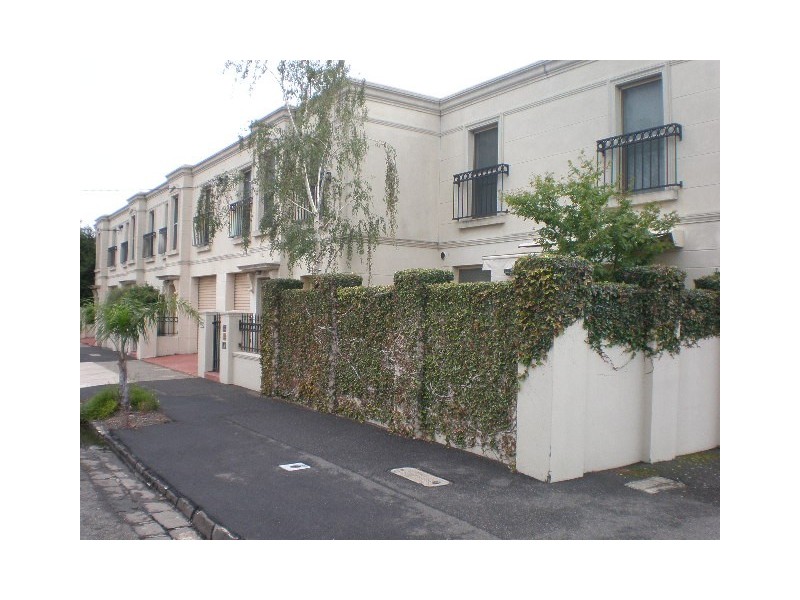 1D The Avenue, Coburg VIC 3058