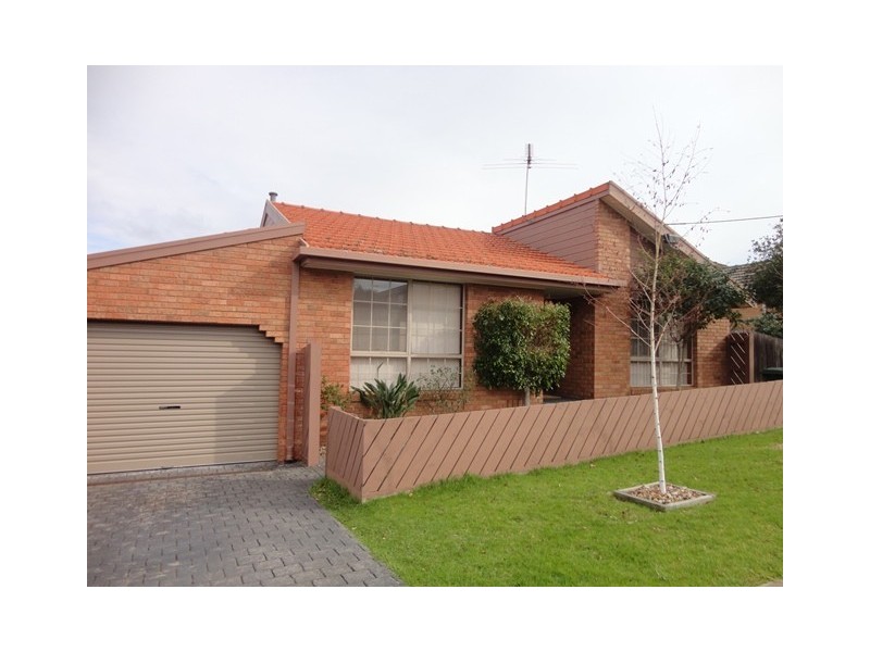 1/31 Nerissa Grove, Oak Park VIC 3046
