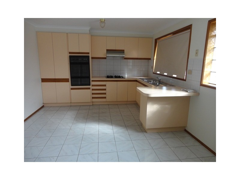 1/31 Nerissa Grove, Oak Park VIC 3046