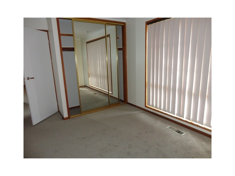 1/31 Nerissa Grove, Oak Park VIC 3046