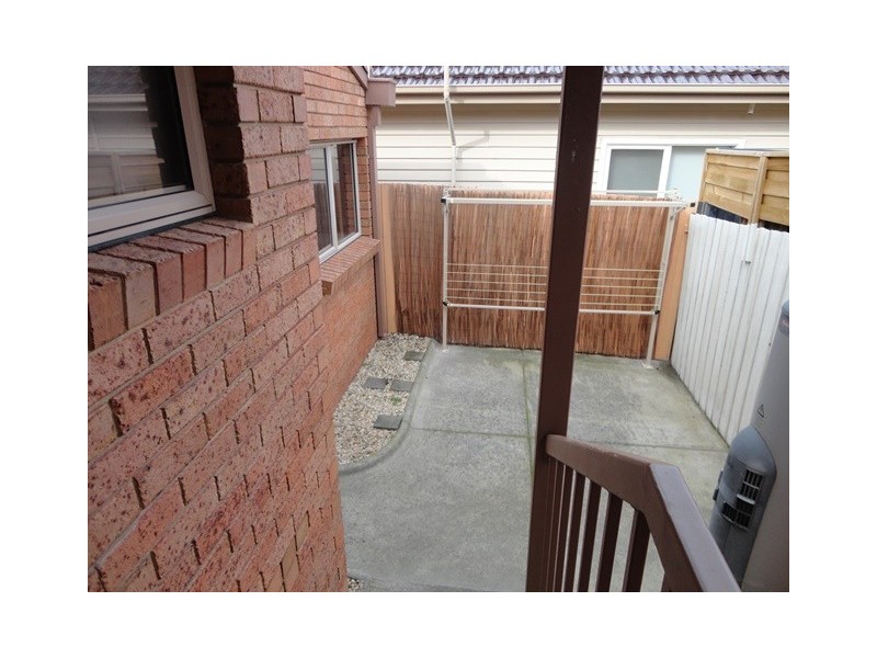 1/31 Nerissa Grove, Oak Park VIC 3046