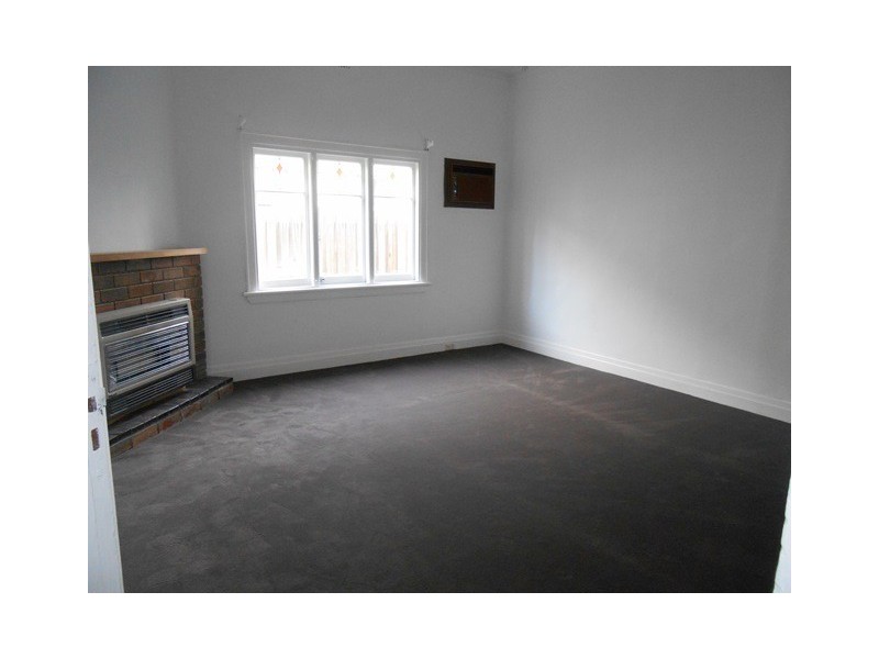 35 Hawthorn St, Coburg VIC 3058