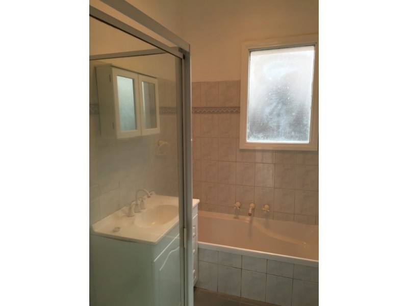 35 Hawthorn St, Coburg VIC 3058